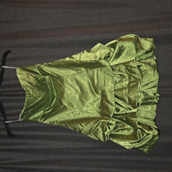 Speechless Lime Green Prom/Homecoming/Bridesmaid/Cocktail Party Short Dress - Picture 1 of 3